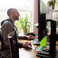 برنامه نویس هستم و طراح سایت وردپرس و اختصاصی