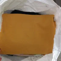 مقداری لباس کاملا تمیز اهدای