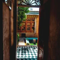 نقاش ساختمان هستم و باز سازی کار