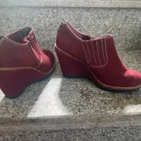 کفش زنانه|کیف، کفش، کمربند|شیراز, محراب|دیوار