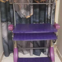 میز تحریر و کامپیوتر