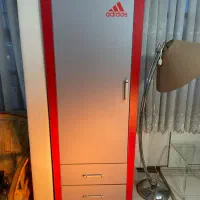 ویترین و تخت جوان