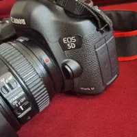 دوربین کنون d5 mark III با لنز ۲۴-۱۰۵