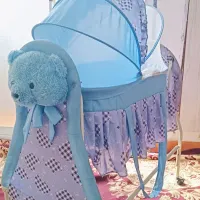 گهواره درحد موزیکال و ویبره چراغ دار