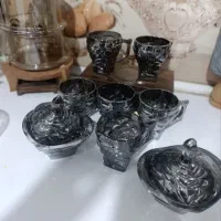 ۱۲تا فنجان ۲ تا قندان وشکلات خوری
