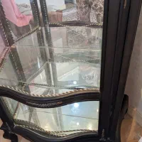 بوفه ویترین. تمام شیشه ای