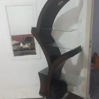 یک عدد استند دکوری|کتابخانه، شلف، قفسههای دیواری|بومهن, |دیوار