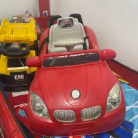 ماشین شارژی و یک عدد کامیون