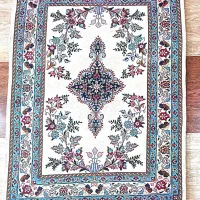 فرش دست باف ۱ * ۵*۱ متر (یک متر در یک و نیم متر)