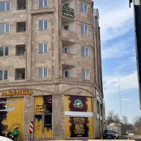 واحد تجاری مسکونی بر اصلی خیابان