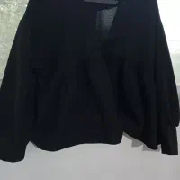 تعدادی لباس دسته دوم بفروش میرسد