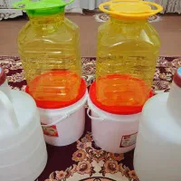 تعدادی ظروف پلاستیکی و شیشه‌ای|ظروف نگهدارنده، پلاستیکی، یک‌بارمصرف|اهواز, کمپلو جنوبی|دیوار