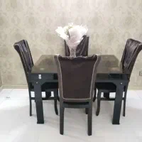 میز و صندلی ناهارخوری واقع در ترمینال باغوشخانه