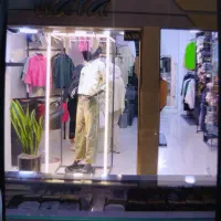فروشنده نیمه وقت خانم