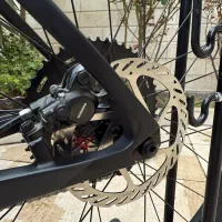 دوچرخه حرفه ای تنه کربن بنلی