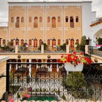 استخدام نیروی خانه داری