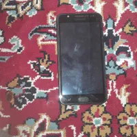یک عدد گوشی موبایل j7