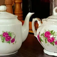 قوری و قندان گل سرخی قدیمی