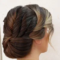 خدمات اپیلاسیون ودرصدی توهرلاینی|خدمات آرایشگری و زیبایی|ساوه, |دیوار