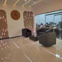 منشی پاسخگوی تماس