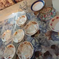 تعدادی ظرف قدیمی
