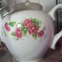 . وسایل سرو وپذیرایی موجود است