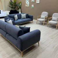 مبل با پایه های مقاوم وفانتزی نشیمن راحت ومحکم