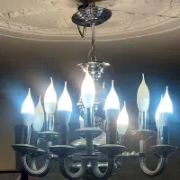 لوستر با همه لامپهاش