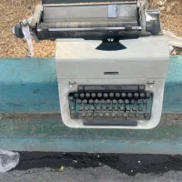 ماشین تحریر