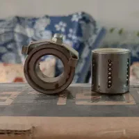 مقداری بلبرنگ دستگاه ریسندگی موجود است