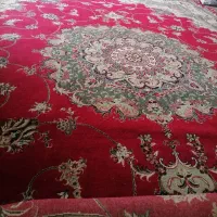 فرش قرمز