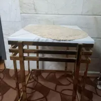 جلو مبلی دوتا عسلی به فروش میرسد