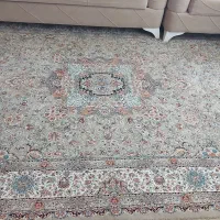 ۳ تخته فرش ۶ متری و ۴ عدد پشتی