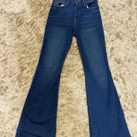 تعدادی لباس کارکرده ی در حد نو