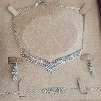 مقداری طلا به فروش می‌رسد