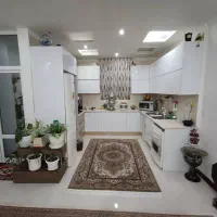 خدمتکار خانم
