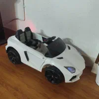 ماشین شارژی شیک|اسباب‌بازی بچه|شاهین‌شهر, شهرک میلاد|دیوار