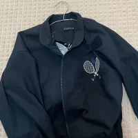 تعدادی بامبر و مانتو بهاره و شومیز و کاپشن و کفش