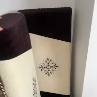 یک جفت قالی پشت درحدنو