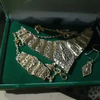 سرویس   گردنبند و دستبندو گوشواره