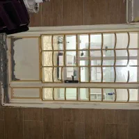 درو پنجره آهنش خیلی محکم و سنگینه دوتا پنجره هستن