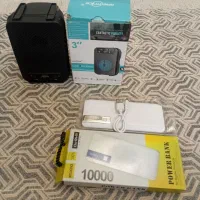 پاوربانک ۱۰۰۰۰ پلمپ و یه عدد اسپیکر پلمپ