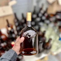 بطری‌شیشه‌ای‌گوزنی‌قهوه‌ای|ظروف نگهدارنده، پلاستیکی، یک‌بارمصرف|کرج, باغ سیب|دیوار