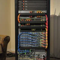 خدمات شبکه و اینترنت اختصاصی