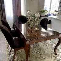 میز ناهار خوری و جلو مبلی