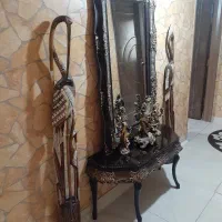 آینه و کنسول به همراه شمعدان ساعت و دوعدد قو چوبی