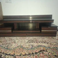 میز تلویزیون در حد نو شیک و سالم