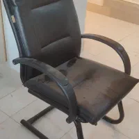 دو عدد صندلی کنفرانس و مدیریت