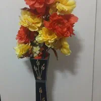 گل مصنوعی همراه با گلدان چوبی پایه بلند