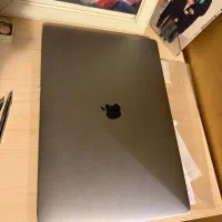 مک بوک پرو ۲۰۱۹ با تاچ بار